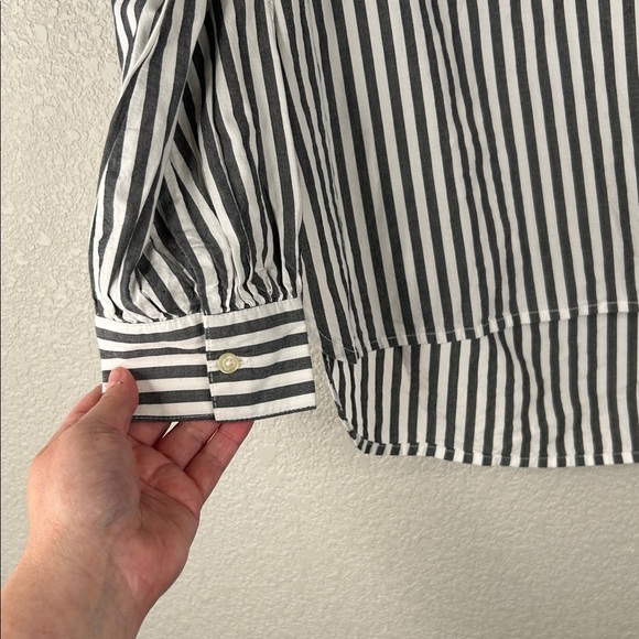 GAP Gray & White Striped Coastal Minimalist 100% Cotton Button Top Size XS - Picture 3 of 6